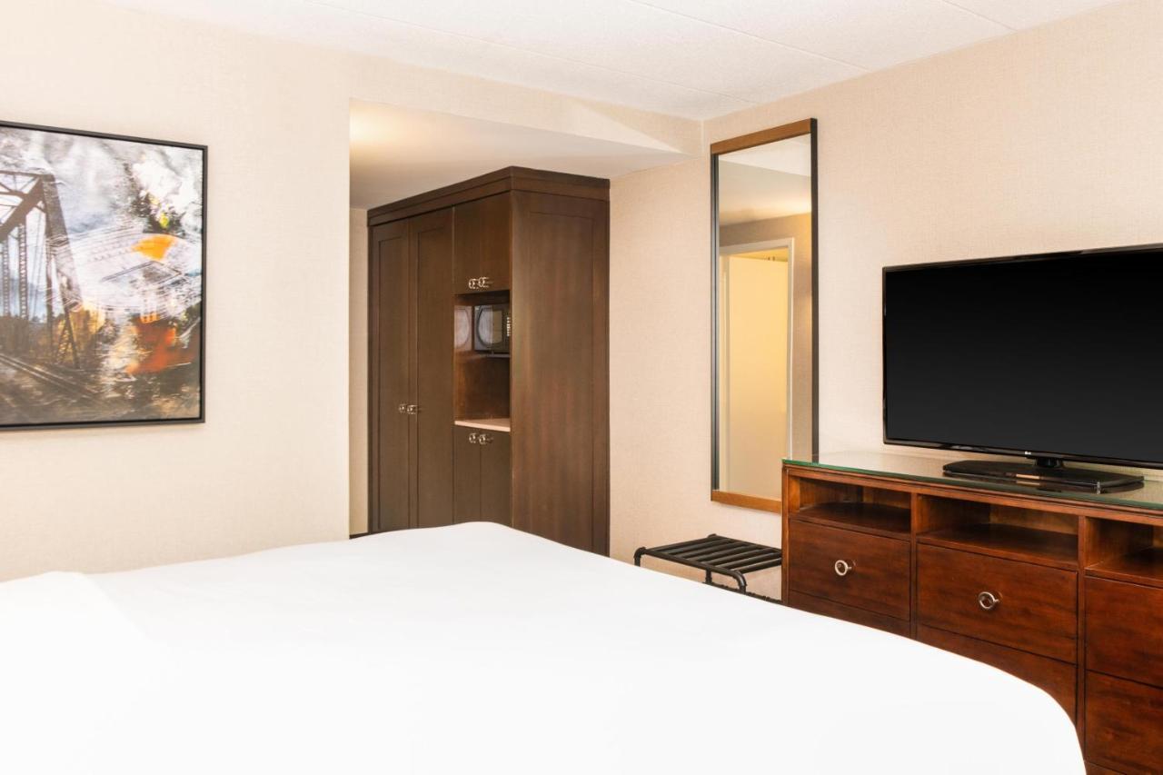 Sheraton Ann Arbor Hotel מראה חיצוני תמונה