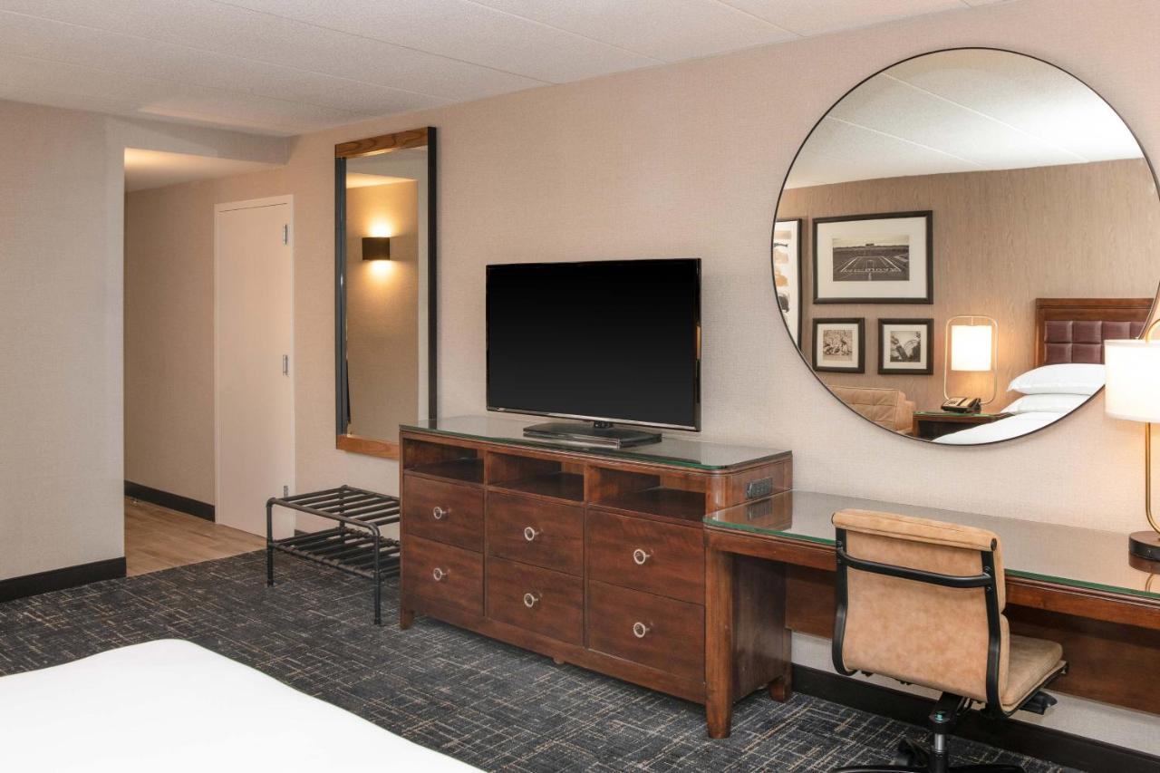 Sheraton Ann Arbor Hotel מראה חיצוני תמונה